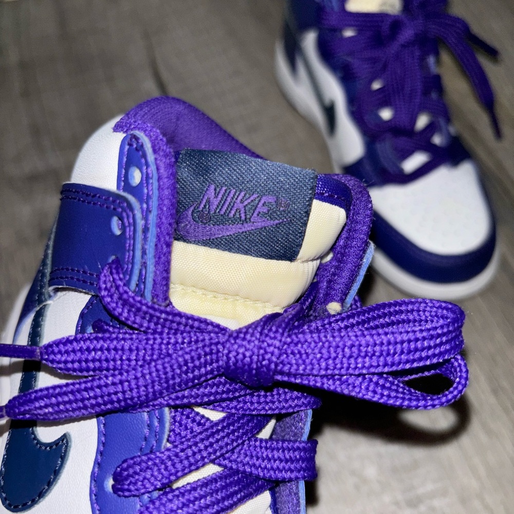 Nike Dunks - Picture 5 of 6